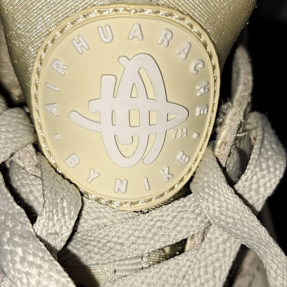 #094 Size U.S. 7.5 Nike Air Huarache in Cream and Beige - Picture 3 of 14